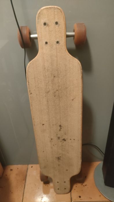 Skate Longboard bom estado