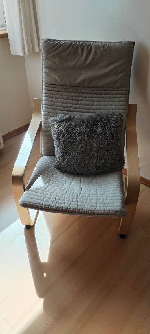 Poltrona iKEA incluindo 2  capas Knisa Bege Claro