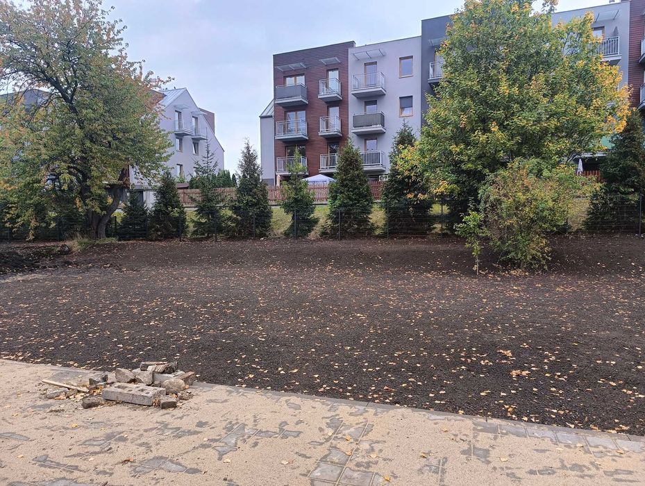 Ziemia ogrodowa z przesiewacza