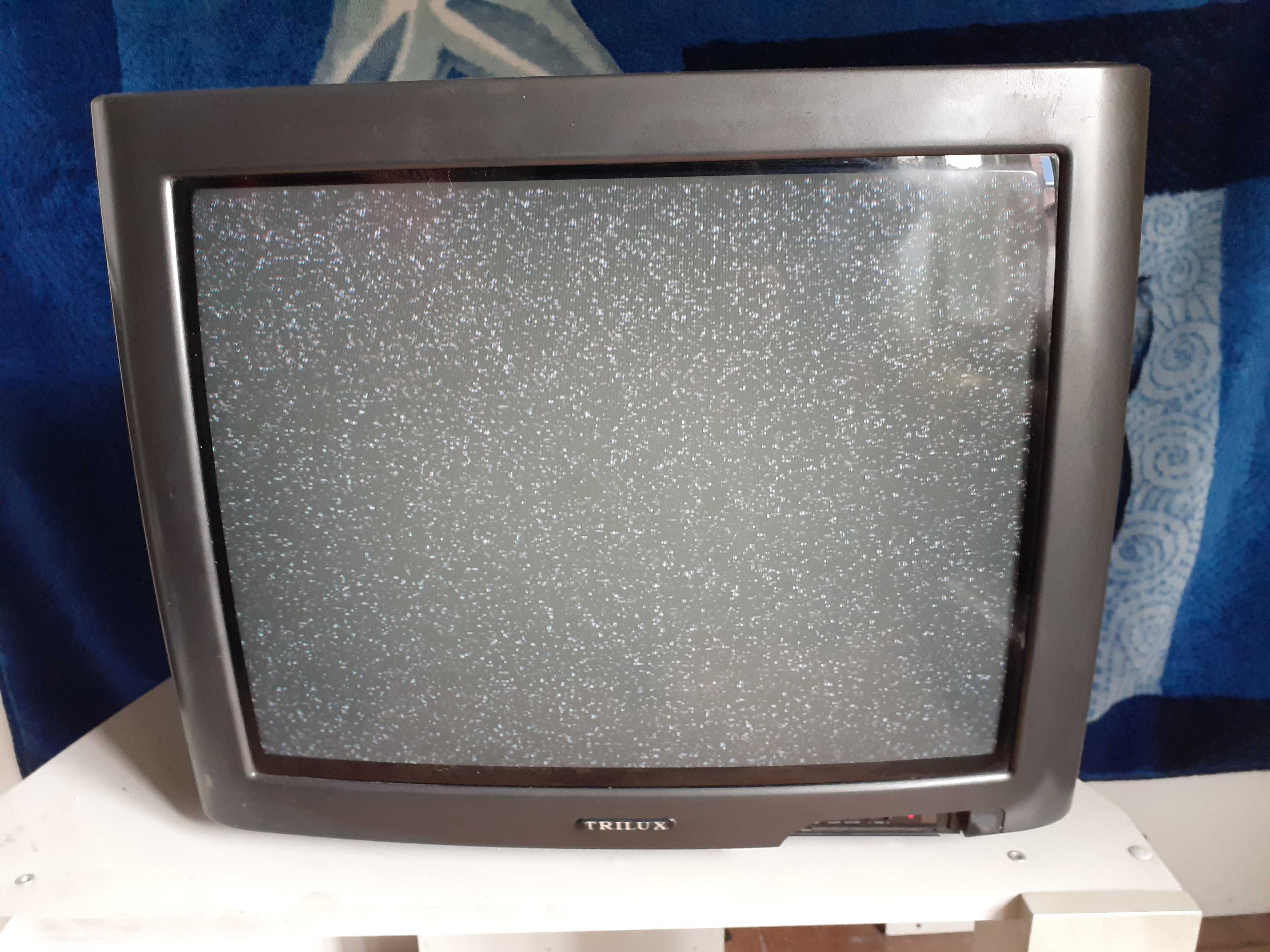 Polski telewizor Trilux TAP 2102T 220V – 50 Hz kineskopowy