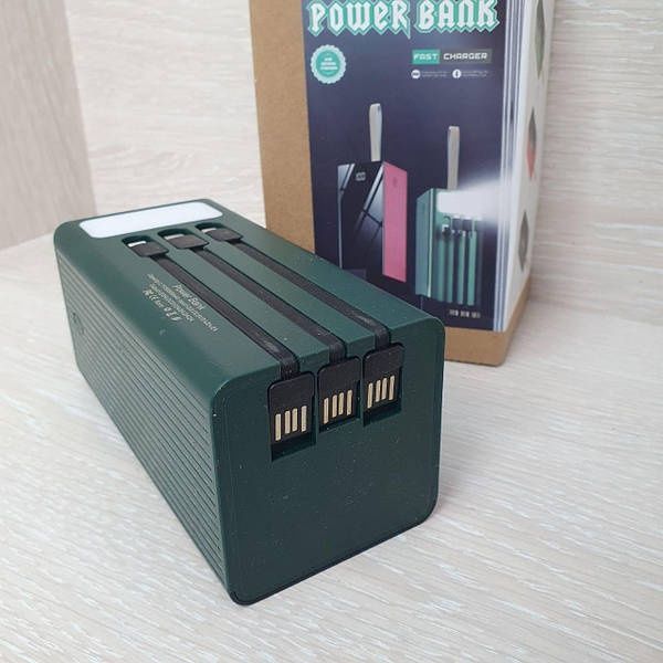 Мощный павербанк 50000mAh с кабелями и  фонариком. Быстрая зарядка.