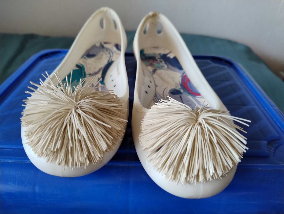 Czółenka pantofelki adidasy Tommy Hilfiger sandały klapki botki pantof