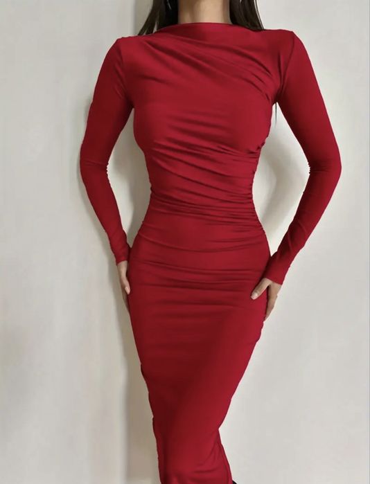 Сукня червоного кольору розмір (М-Л)