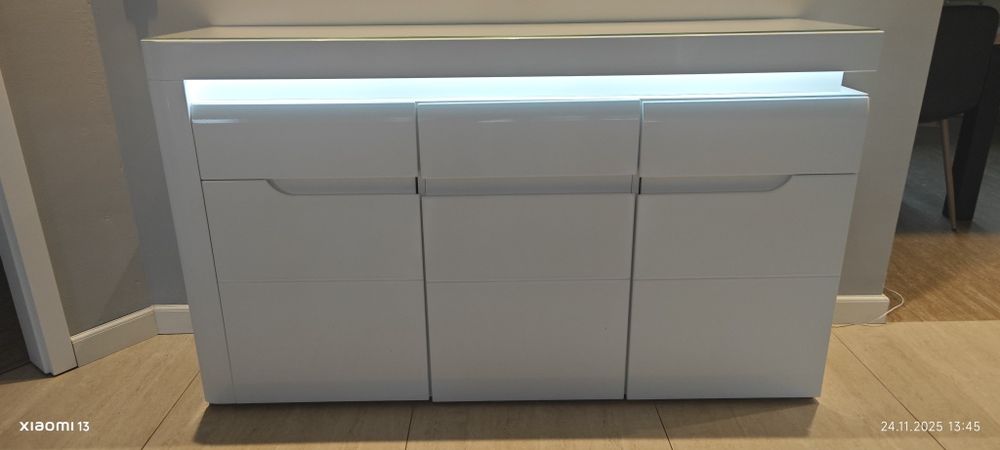 Komoda Irma z oświetleniem LED