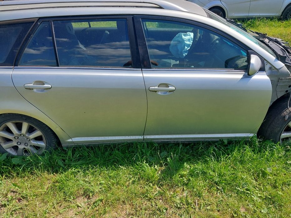 Części toyota avensis t25 kombi 2.2