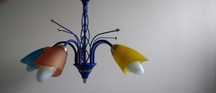 Niebieska lampa wisząca 5 kolorów klosza na żarówki E14 . Stan bdb.