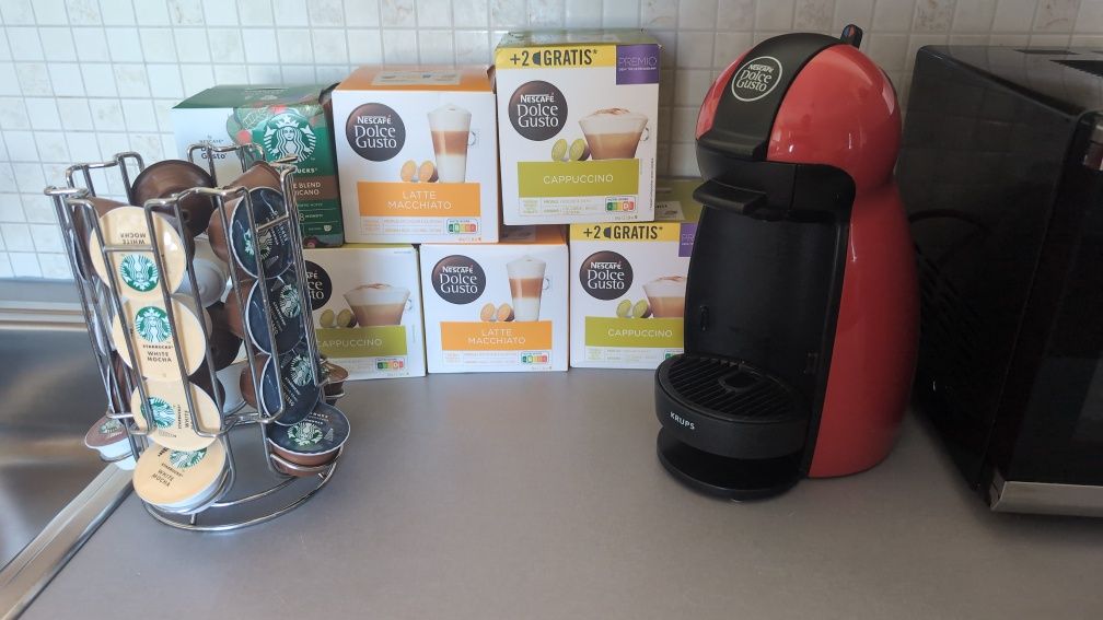 Nescafe Dolce Gusto czerwone + KAWY