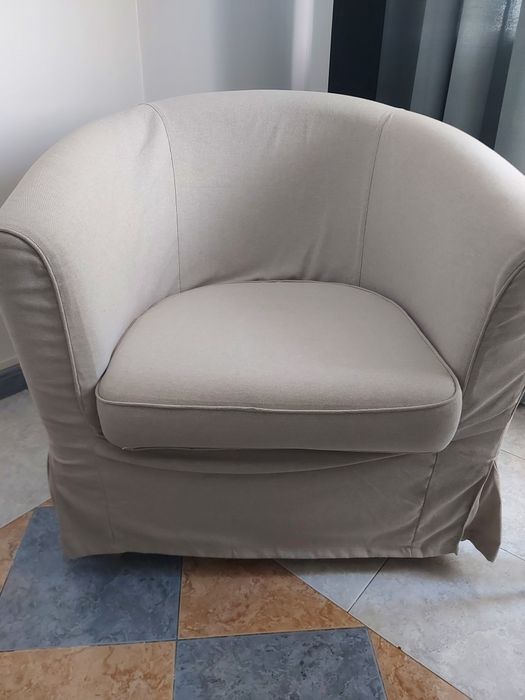 Vendo sofa beje praticamente novo com forra