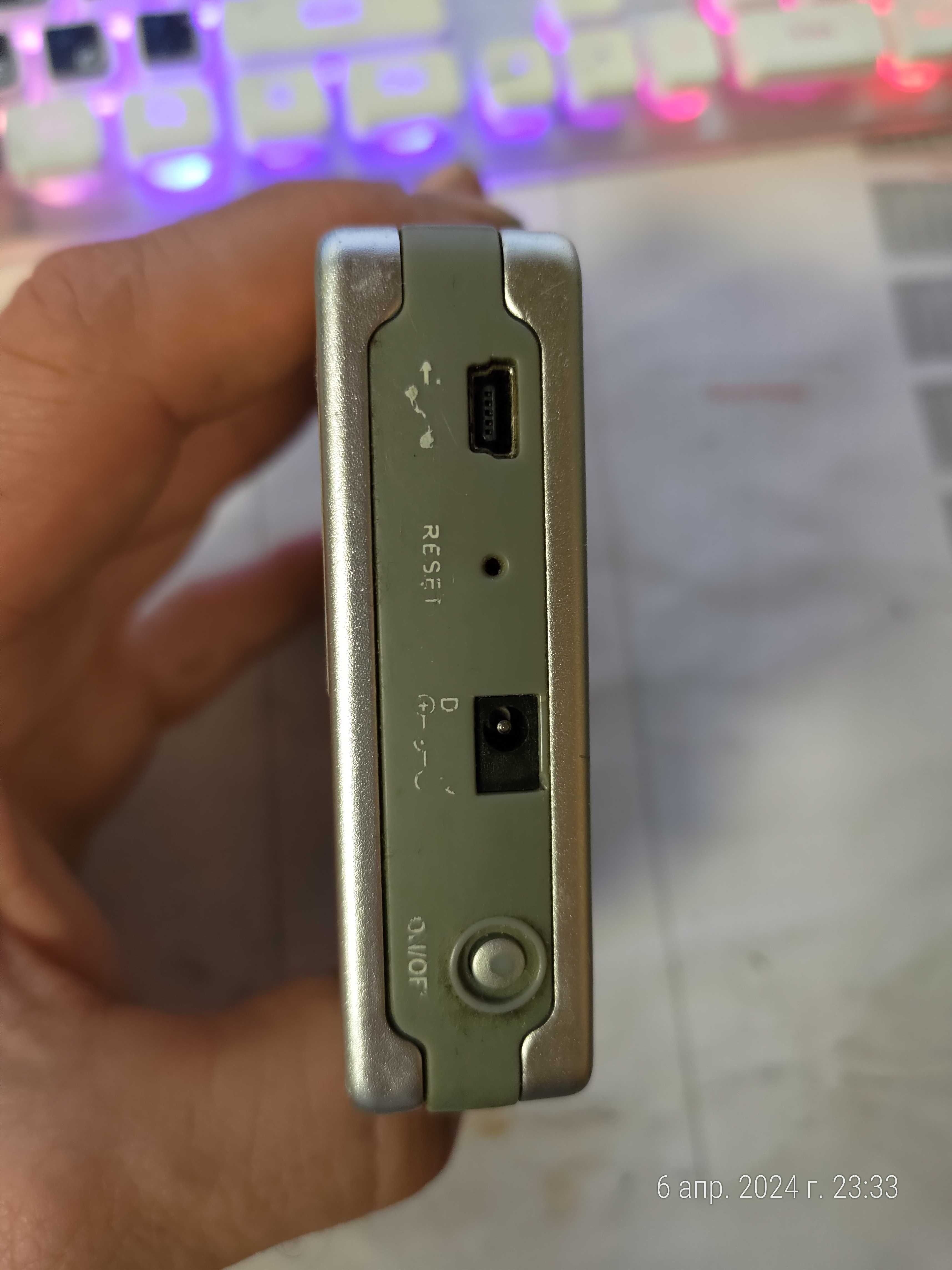 TrekStor USB-Photobox 2.0-редкая вещь в коллекцию.40гб-все карты счит