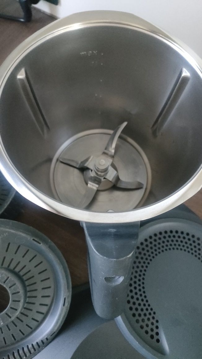 Thermomix TM6 plus dodatkowe naczynie plus akcesoria