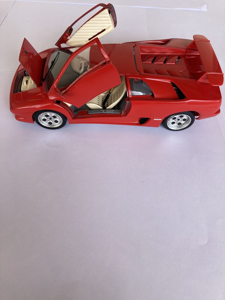 Bburago Diamonds - Lamborghini Diablo Vermelho (1990) 1:18 Diecast