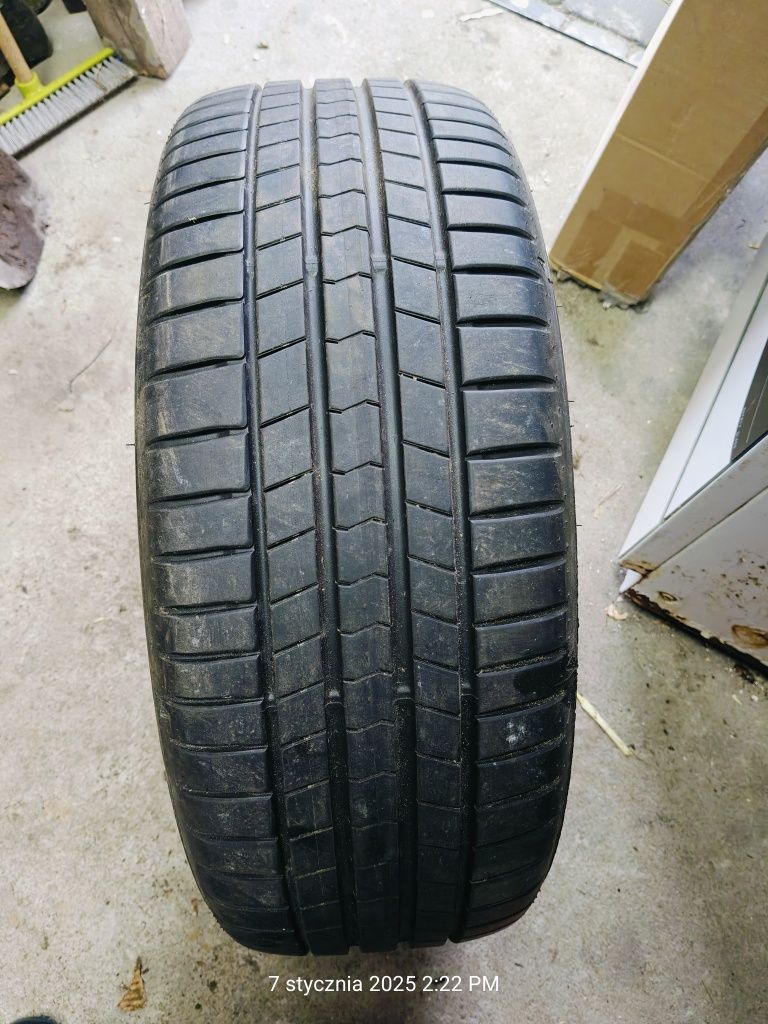 Opony letnie Falken Azenis 215 /55 /17 jak nowe