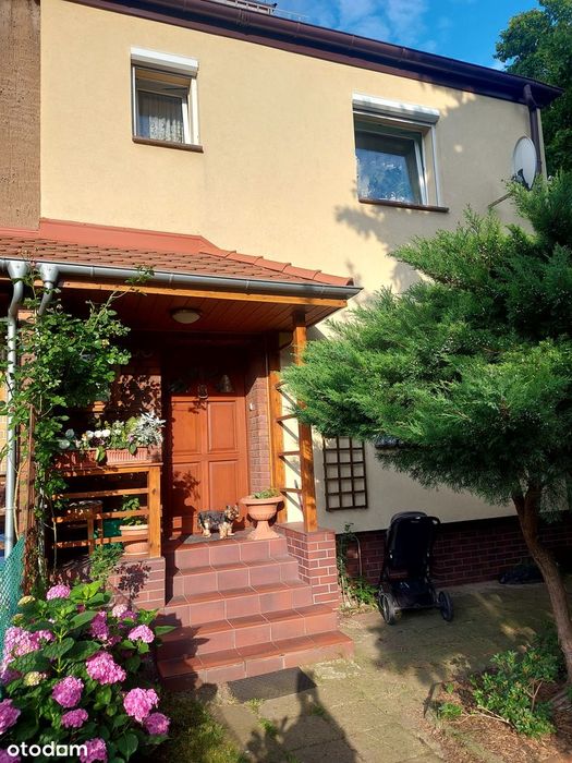 Na sprzedaż dom szeregowy.