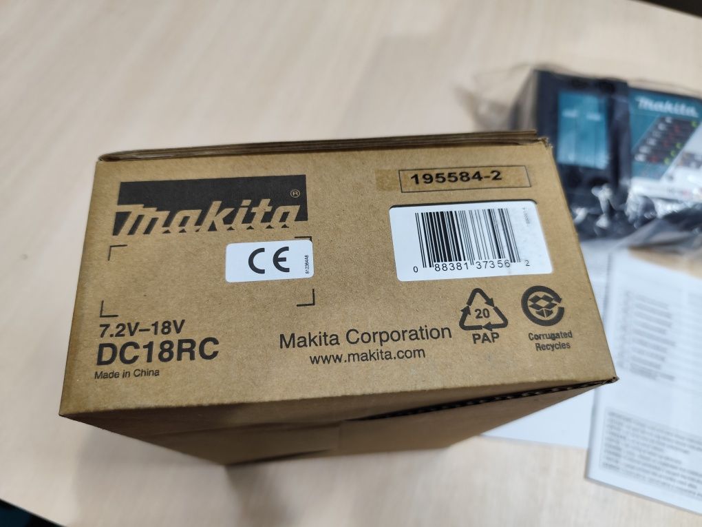 Makita DC18RC швидкісна зарядка Макіта оригінал