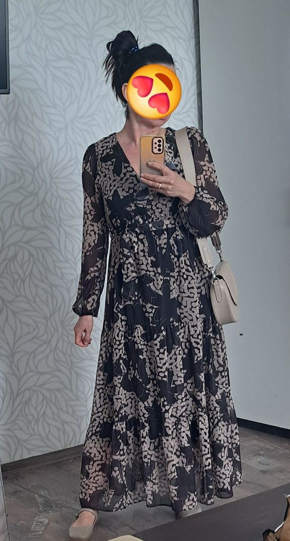 Щифонова сукня нова.