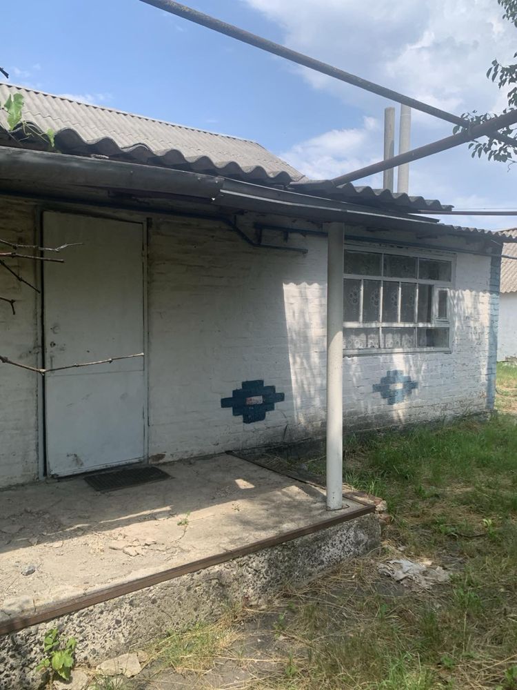 Продам будинок поряд з містом !!