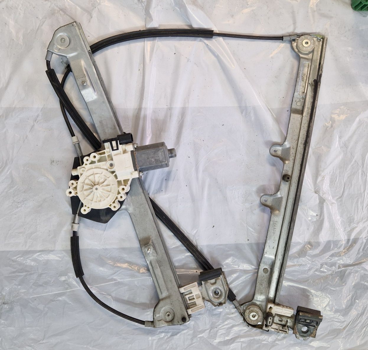 podnosnik szyby lewa strona 3D mitsubishi colt cz z30 VI