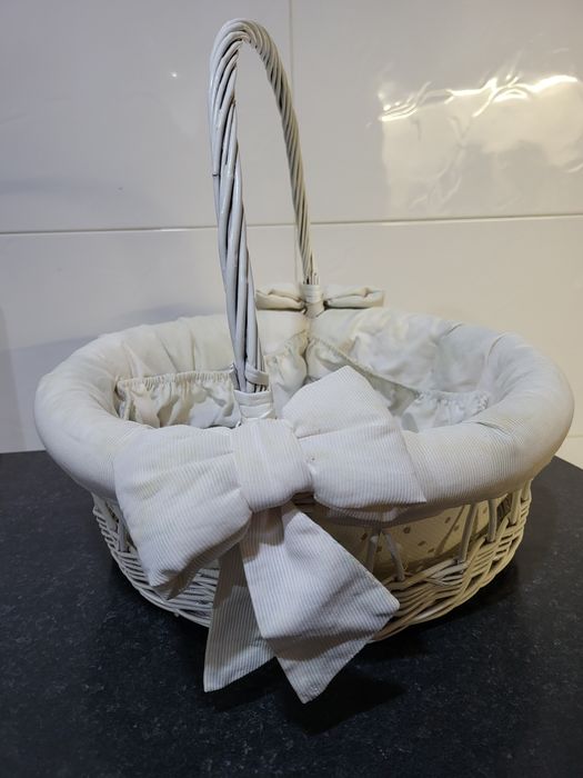 Cesta produtos higiene para bebé.
