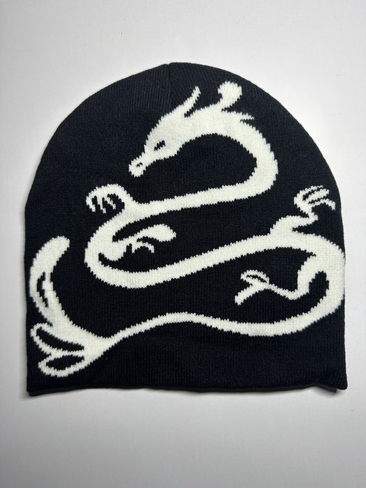 стильна зимова шапка y2k / opium з драконом