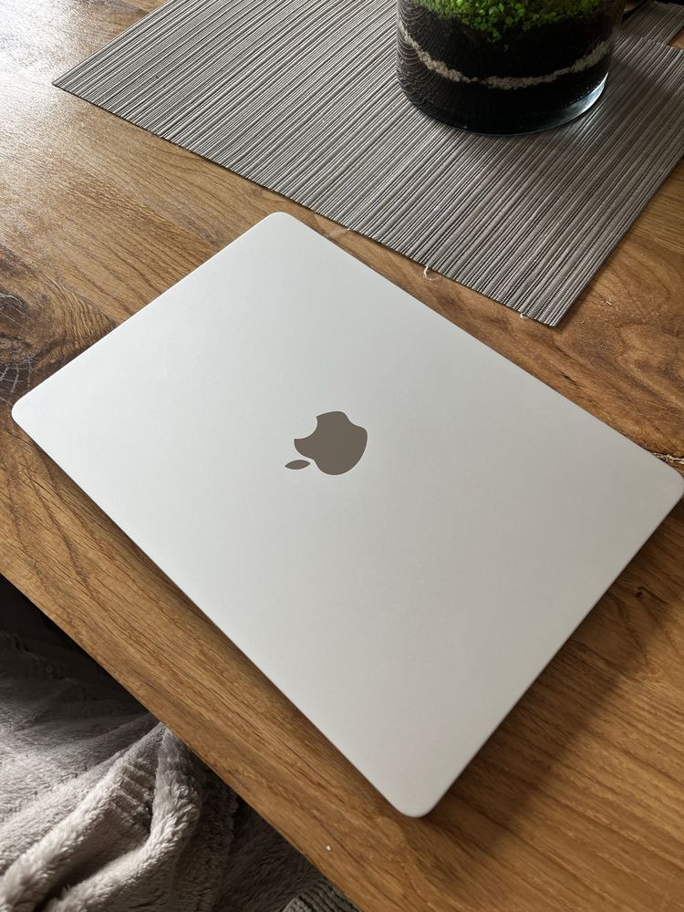 Apple MacBook Air 2024 13,6" M3 16GB RAM 512GB Srebrny