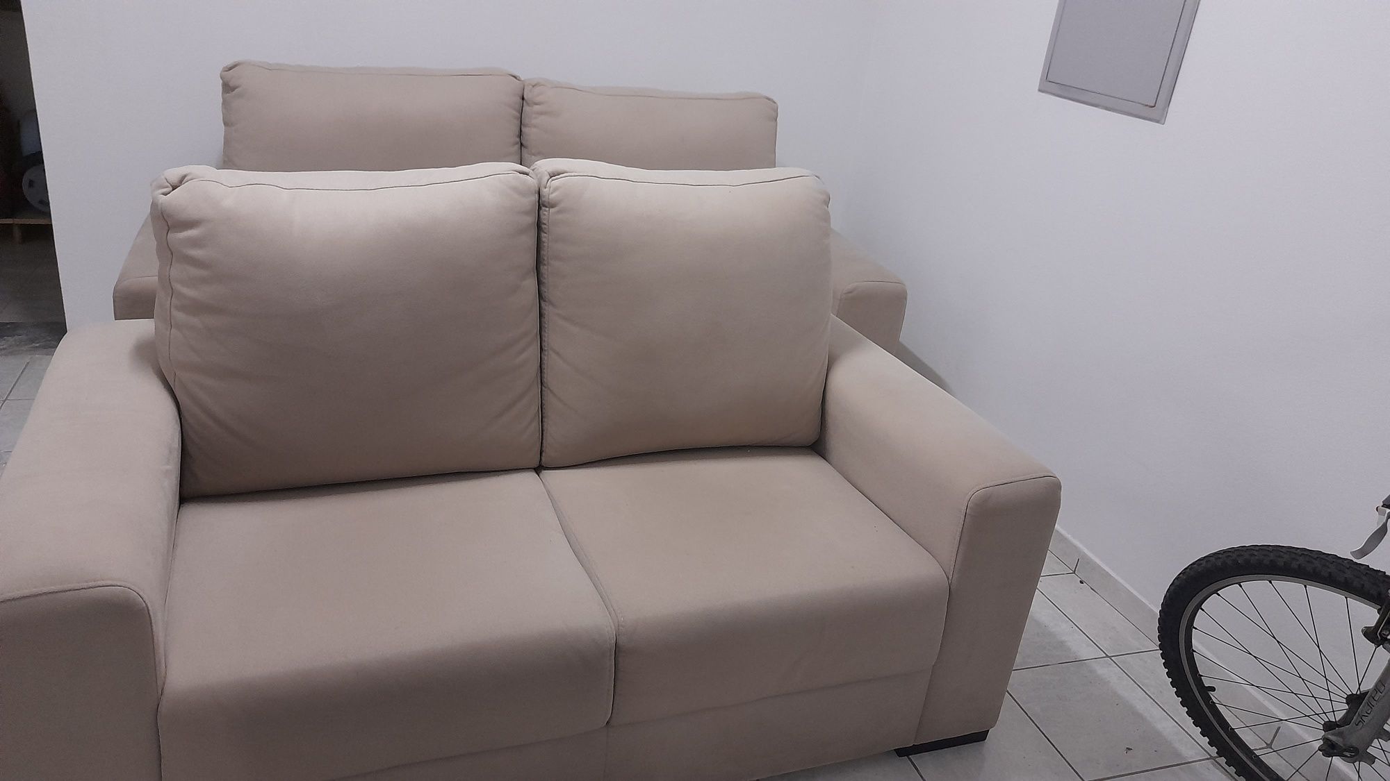 2 Sofás usados com pouco uso  como novos