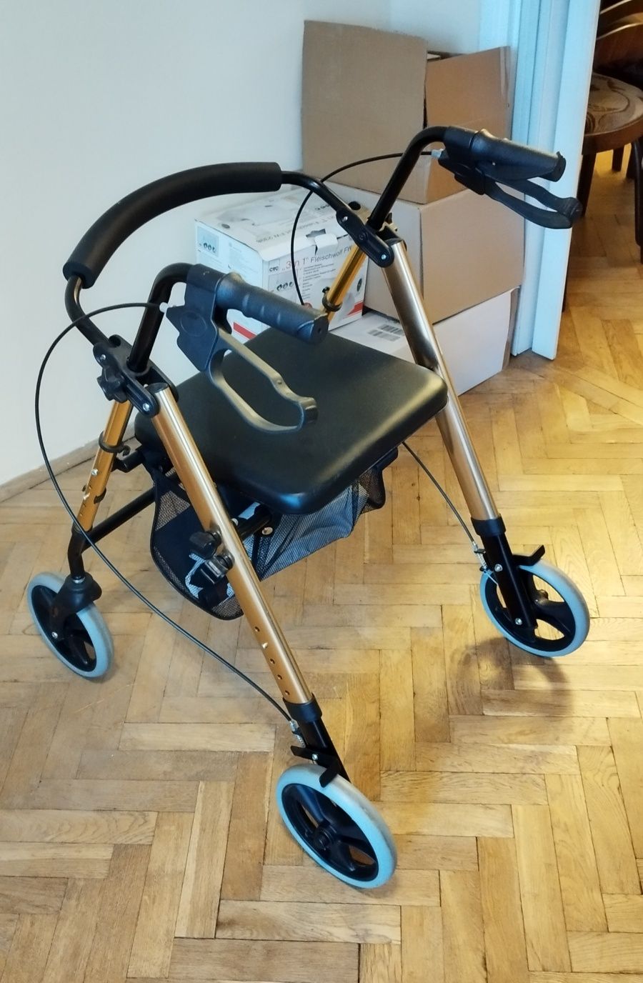 Podpórka inwalidzka czterokołowa - jak nowy