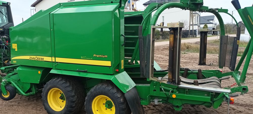 Prasoowijarka John Deere 744H Premium