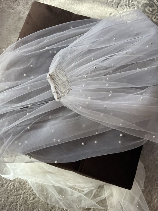 Весільна фата з перлинками