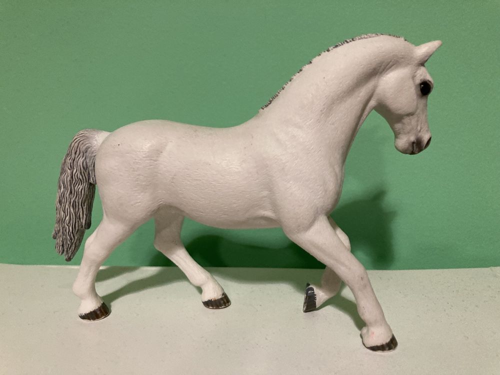 konik Schleich biały