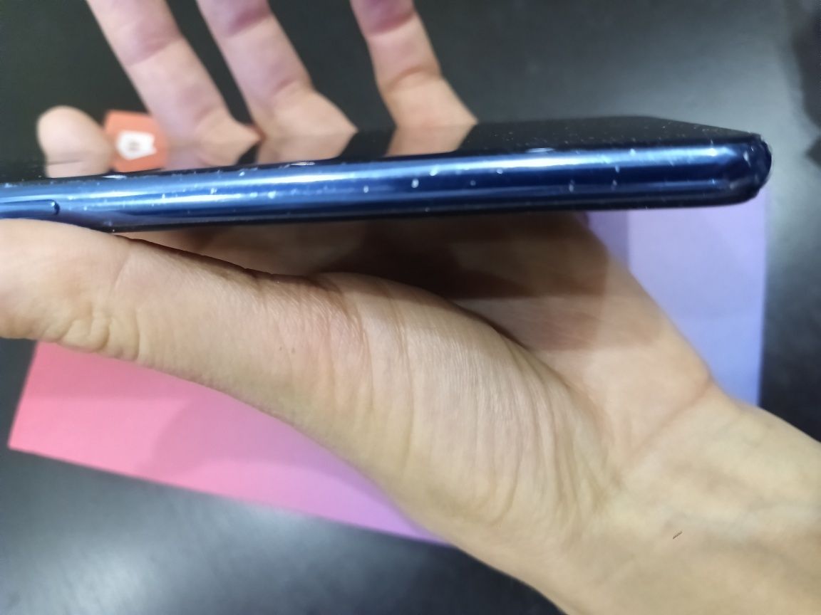 Телефон MI 8 Lite