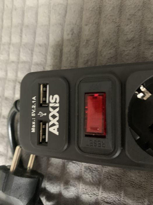 Axxis Optima Base 5 — фільтр‑подовжувач 3 м + 2 USB, 5 розеток