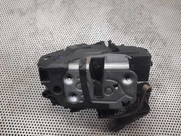 Fechadura / fecho porta frente esquerdo FORD Fiesta VI (CB1, CCN)