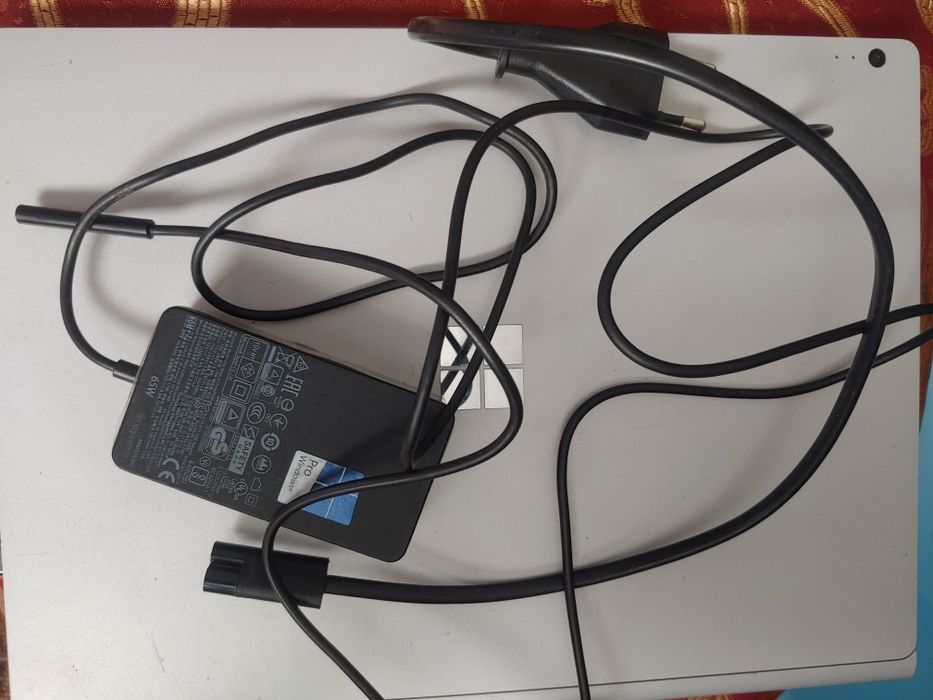 Surface book 1/2 зарядний пристрій