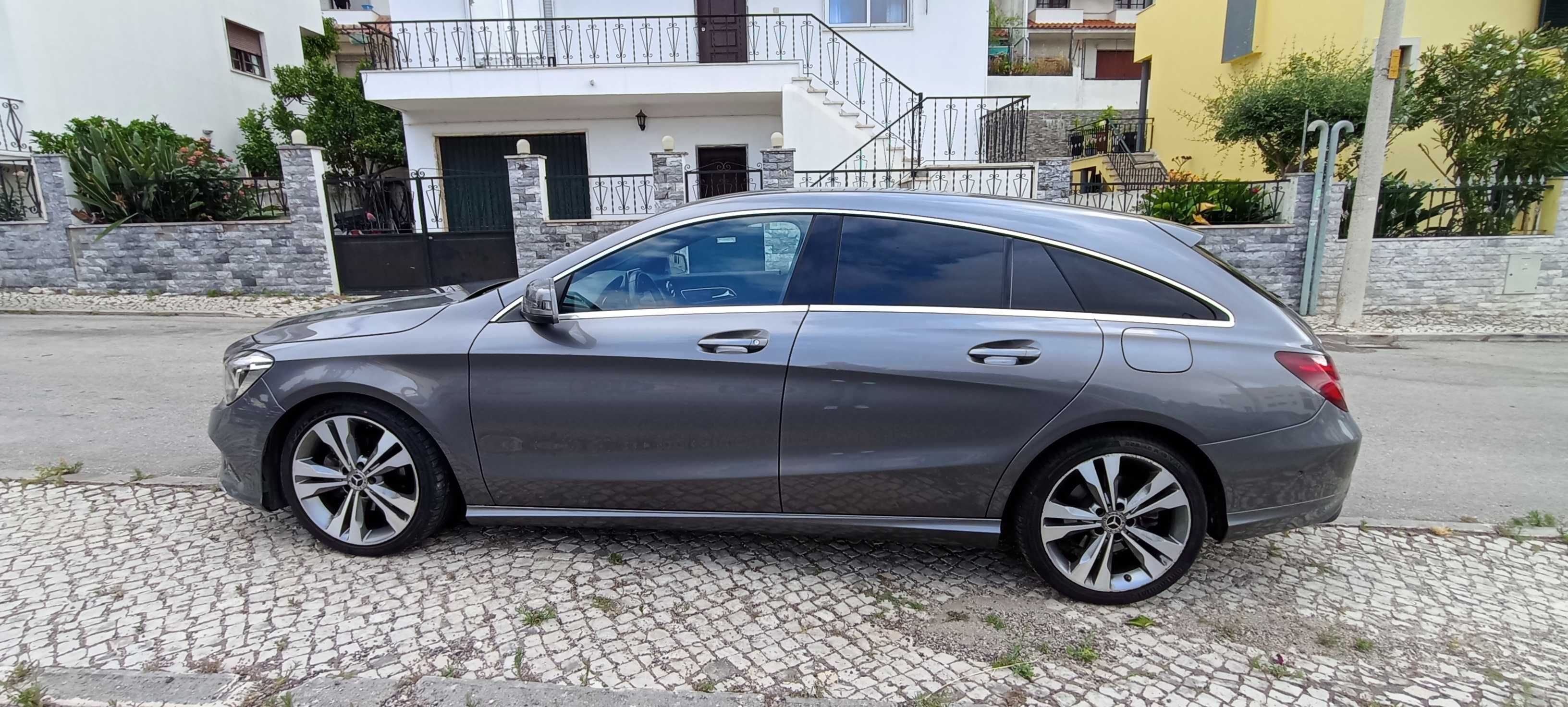 Mercedes CLA 200D com mudanças automáticas