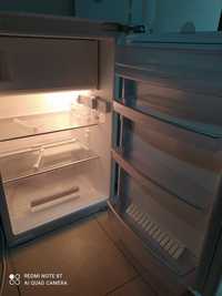 Продаю встроенный холодильник