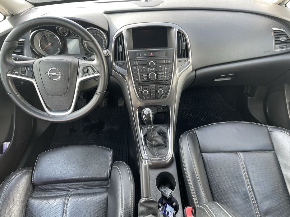 Astra Sports Tourer 1700CC