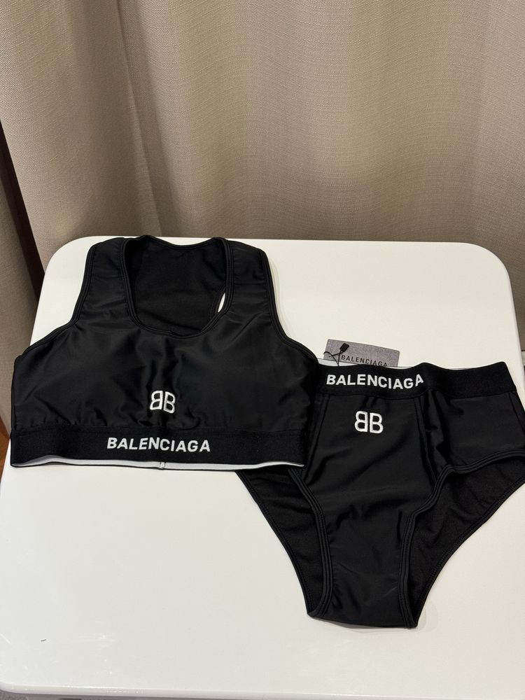 Купальник Balenciaga роздільний баленсіага спортивний топ чорний білий