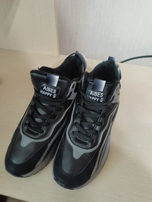 Нові Теплі ботінки 41 розмір