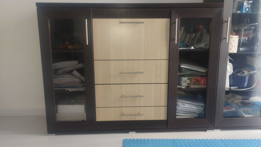 Sprzedam komodę i witrynę