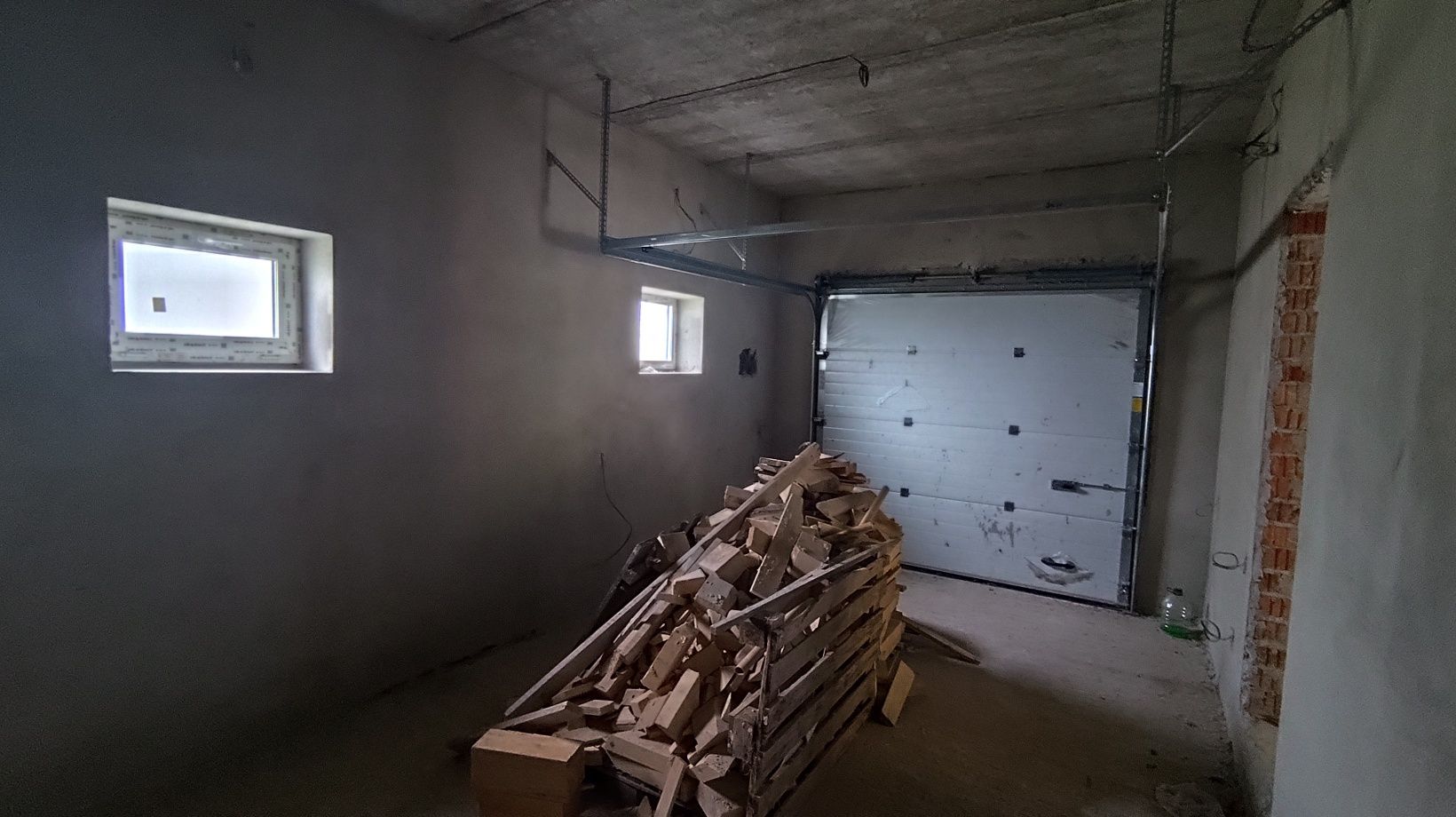 Продається будинок в с.Драгомирчани. Ділянка. Свердловина. Тераса