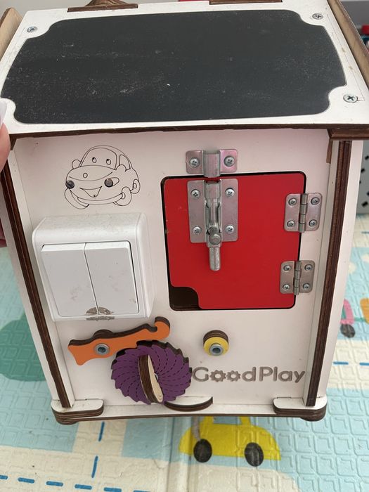 Бизикуб бизиборд