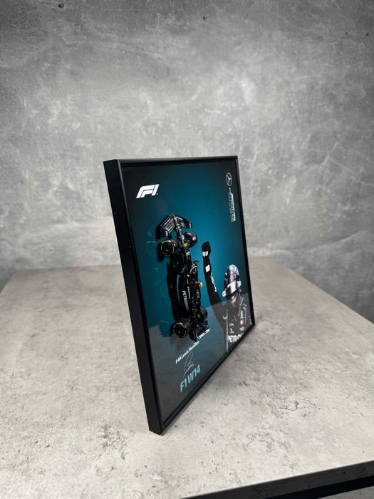 Рамка з Bburago F1 Mercedes AMG Мерседес W14 E 2023 Lewis Hamilton Ф1