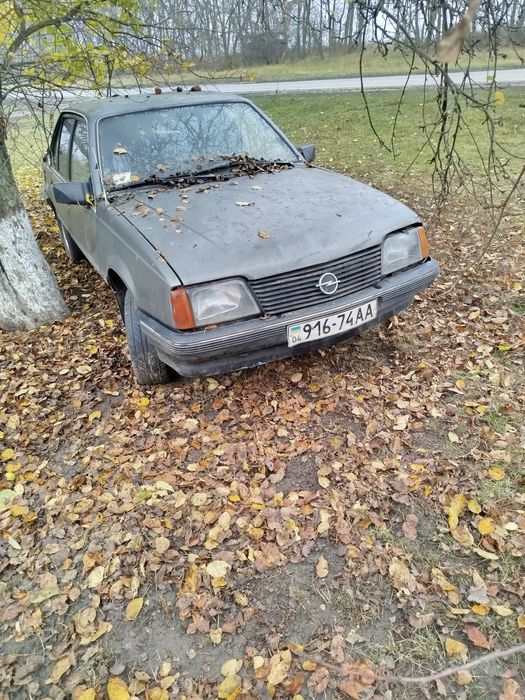 Продам Опель аскона opel
