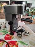 Ekspres do kawy ze spieniaczem DeLonghi EC685.BK jak nowy POLECAM !!!