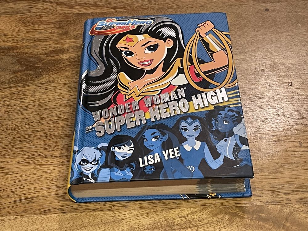 Wonder Woman Super Hero High Lisa Yee książka