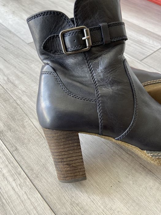 Жіночі шкіряні черевики на підборі демисезон