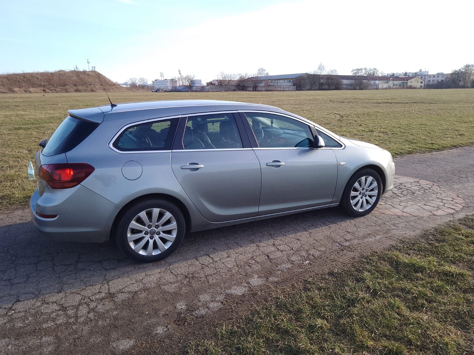 Opel Astra rok 2011