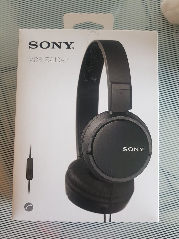Auscultadores com Fio SONY (On Ear - Microfone - Preto)