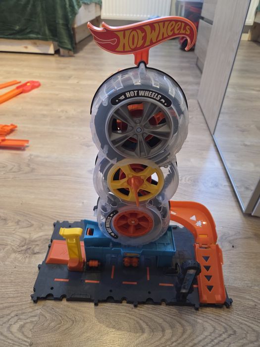 Hot wheels warsztat opon