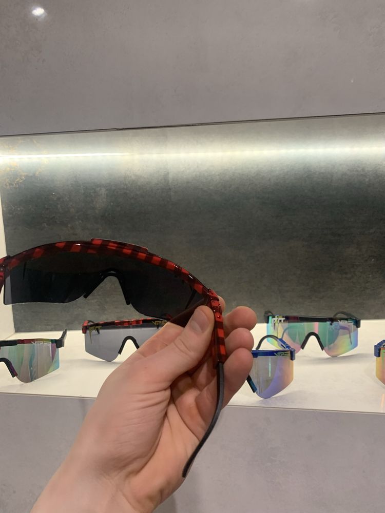 Nowoczesne okulary sportowe nike